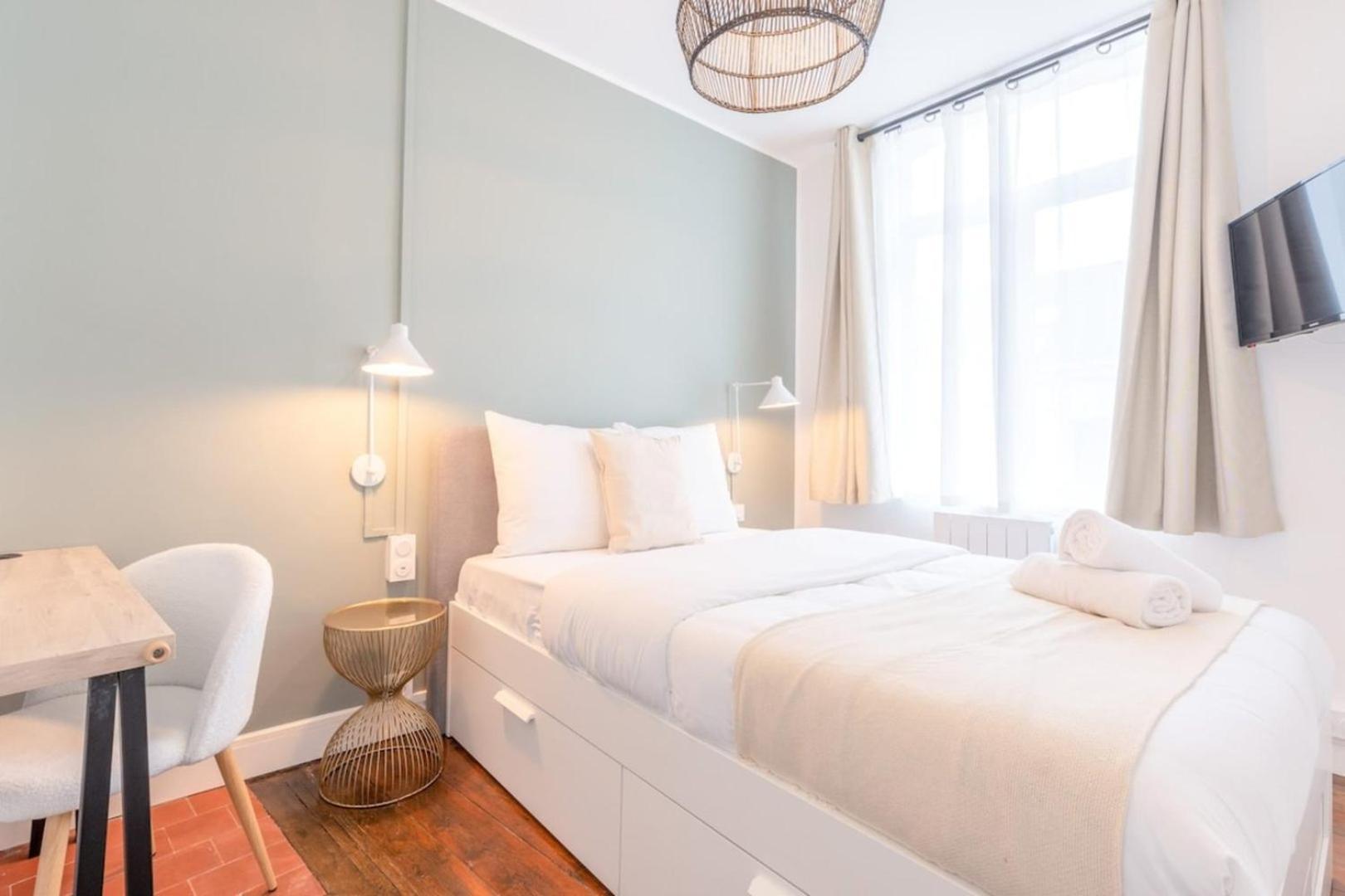Renovated Apartment 3Bed 2Bath Лил Екстериор снимка